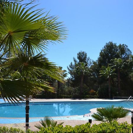 Lovely Familiar Apartment With Pool In Cap Салоу Екстериор снимка