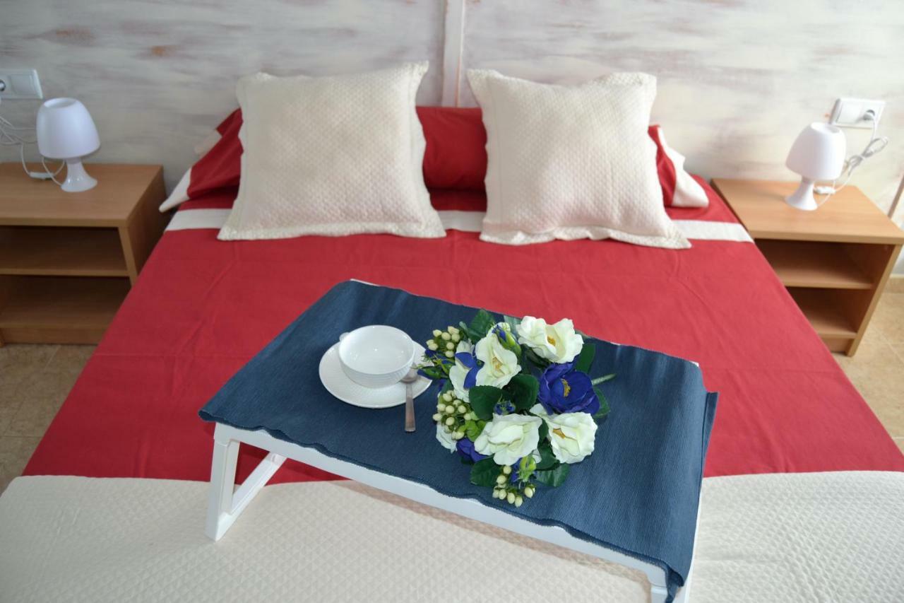 Lovely Familiar Apartment With Pool In Cap Салоу Екстериор снимка