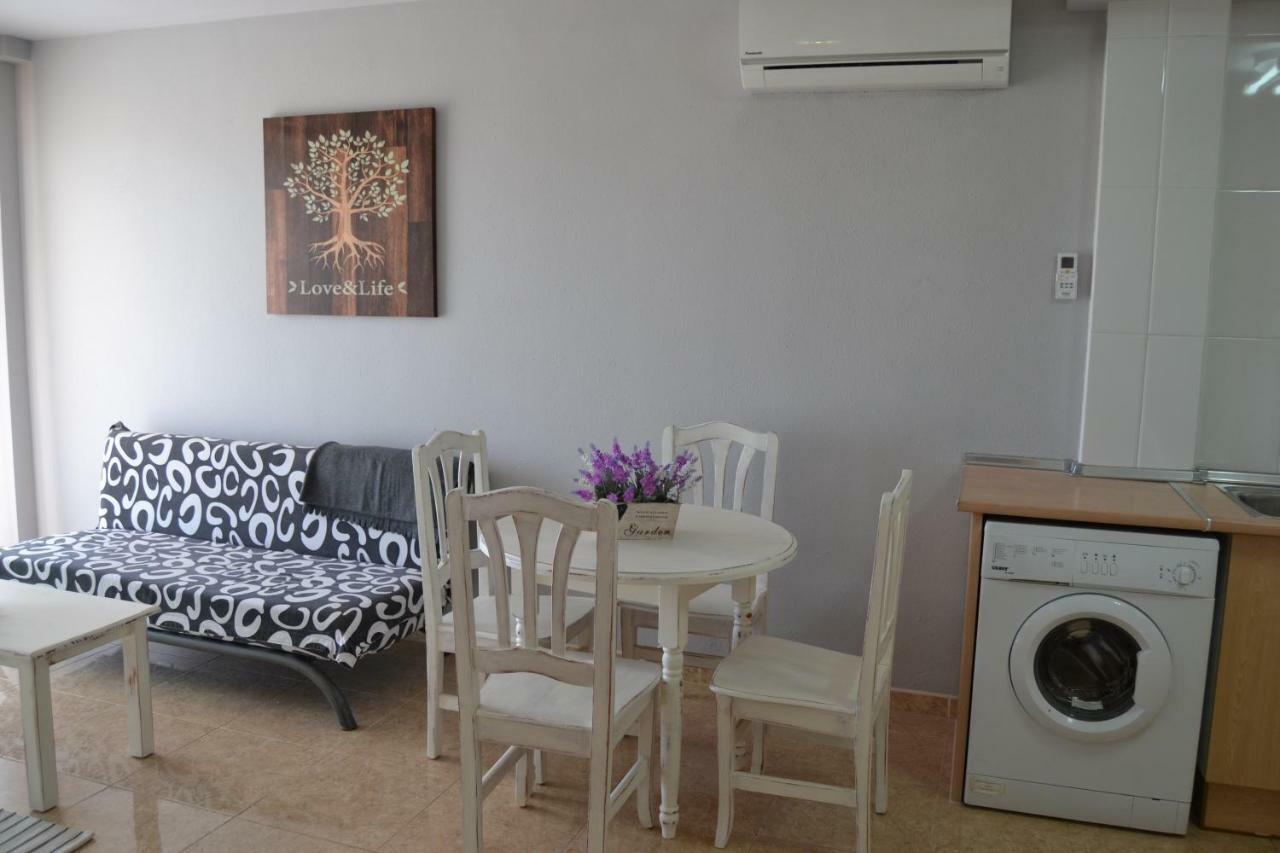 Lovely Familiar Apartment With Pool In Cap Салоу Екстериор снимка