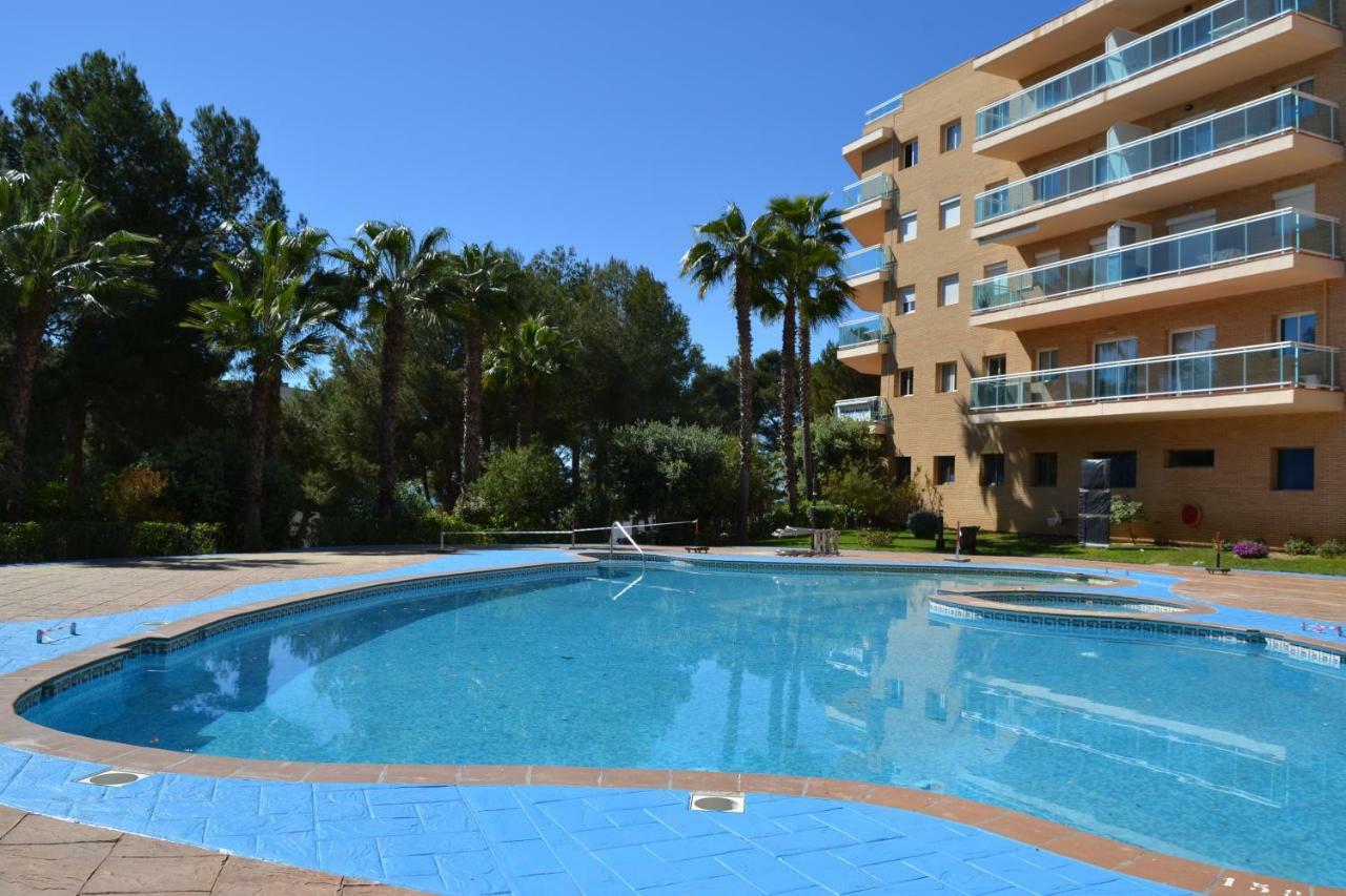 Lovely Familiar Apartment With Pool In Cap Салоу Екстериор снимка