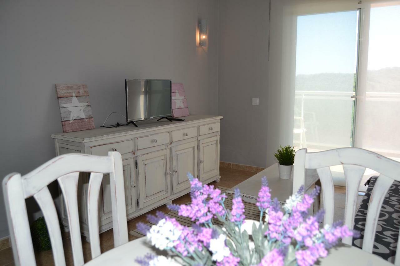 Lovely Familiar Apartment With Pool In Cap Салоу Екстериор снимка